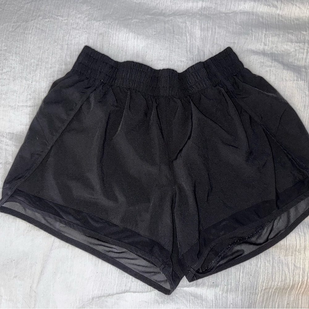 Black Athletic Shorts with Elastic Waistband and Pleated Design